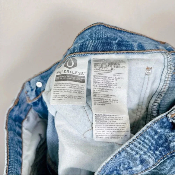 Levis Mens Size 36x30  Light Wash Slim Straight Jeans - Picture 10 of 16